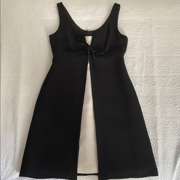 Little black dress - Picture 1 of 3